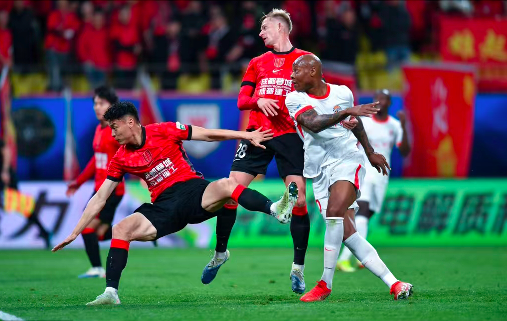 GA黄金甲平台-1-0！中场核心角球破门一剑封喉 上赛季第3两连胜领跑中超